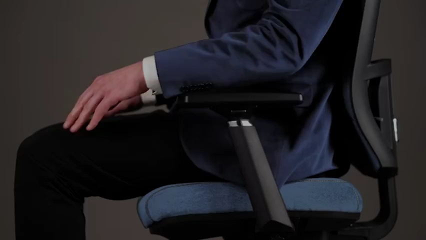 Regulación de la altura de los reposabrazos